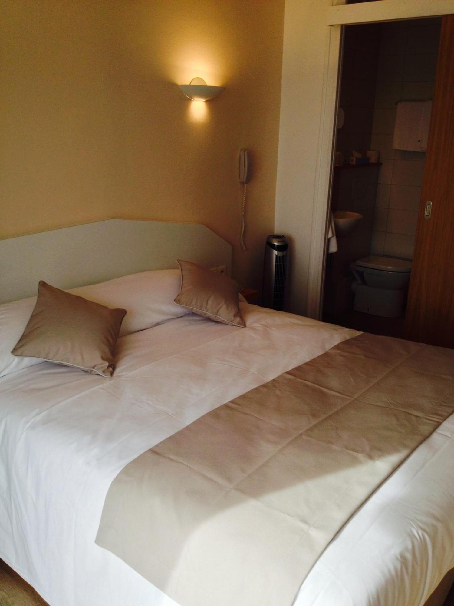 Hotel Les Dunes 라트슈수르메르 객실 사진
